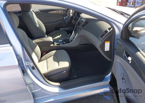 2015 Hyundai Sonata Hybrid z USA, uszkodzony, nr VIN KMHEC4A41FA130891